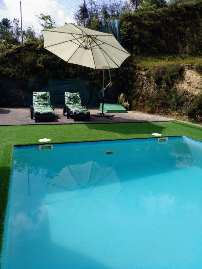 サンティアゴ・デ・コンポステーラCasa Rocha Velha Con Terraza Y Piscina Particularアパートメント エクステリア 写真
